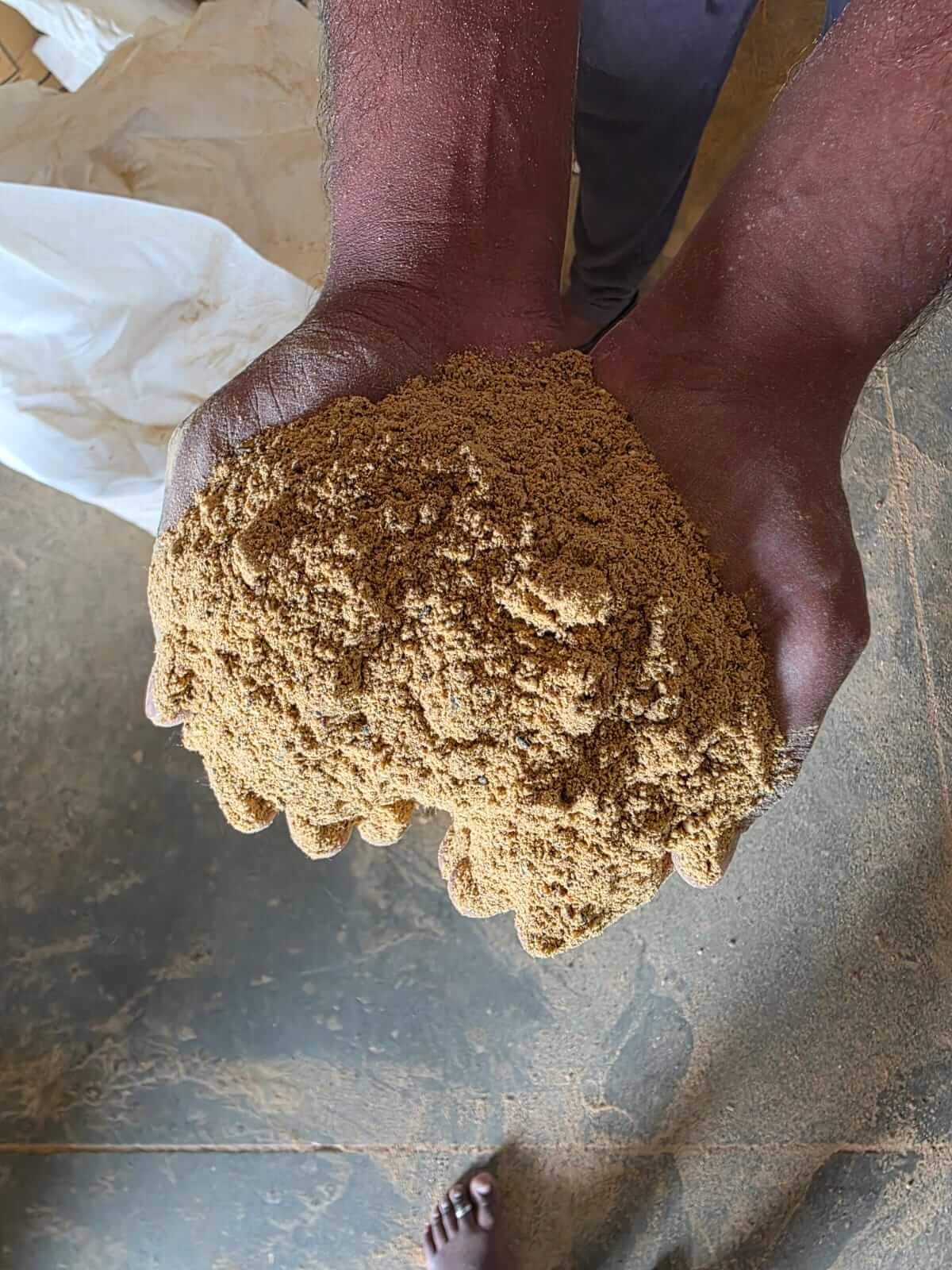 மீனாட்சி கலவை மாட்டுத் தீவனம்